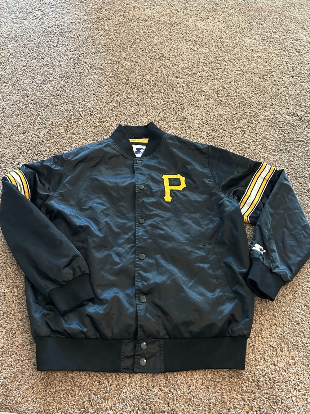 Starter Pittsburgh Pirates Black Satin Bomber Jacket with Yellow P Patch XL